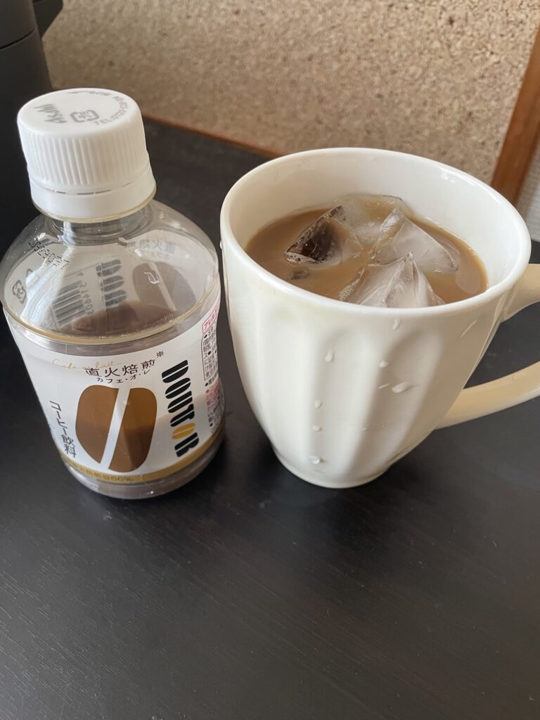 【ドトール】カフェオレペットボトルの味を実飲レビュー！甘い？【どこで売ってる】